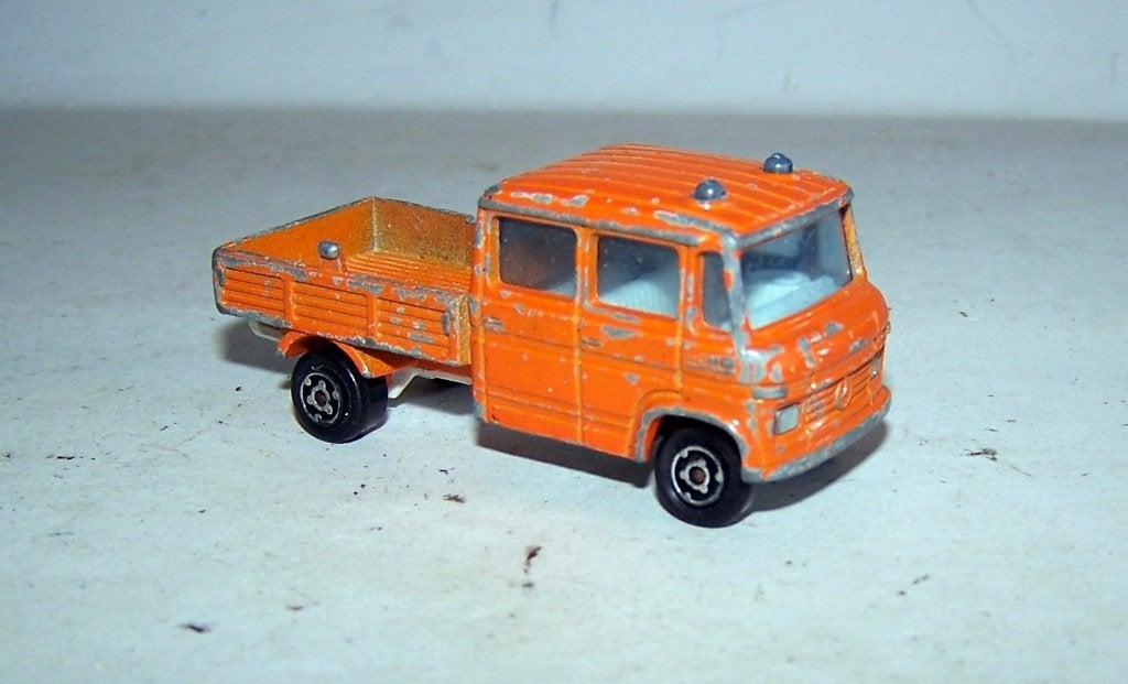 Vintage Majorette Mercedes bus met laadbak., Ophalen of Verzenden, Gebruikt, Bus of Vrachtwagen