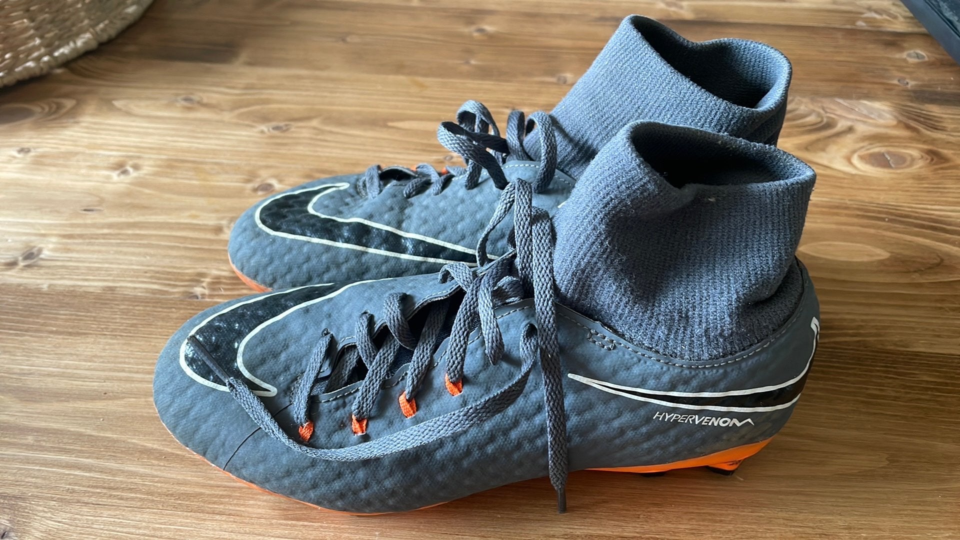 Nike mecurials hypervenom high top maat 37,5, Maat XS of kleiner, Ophalen of Verzenden, Zo goed als nieuw, Schoenen