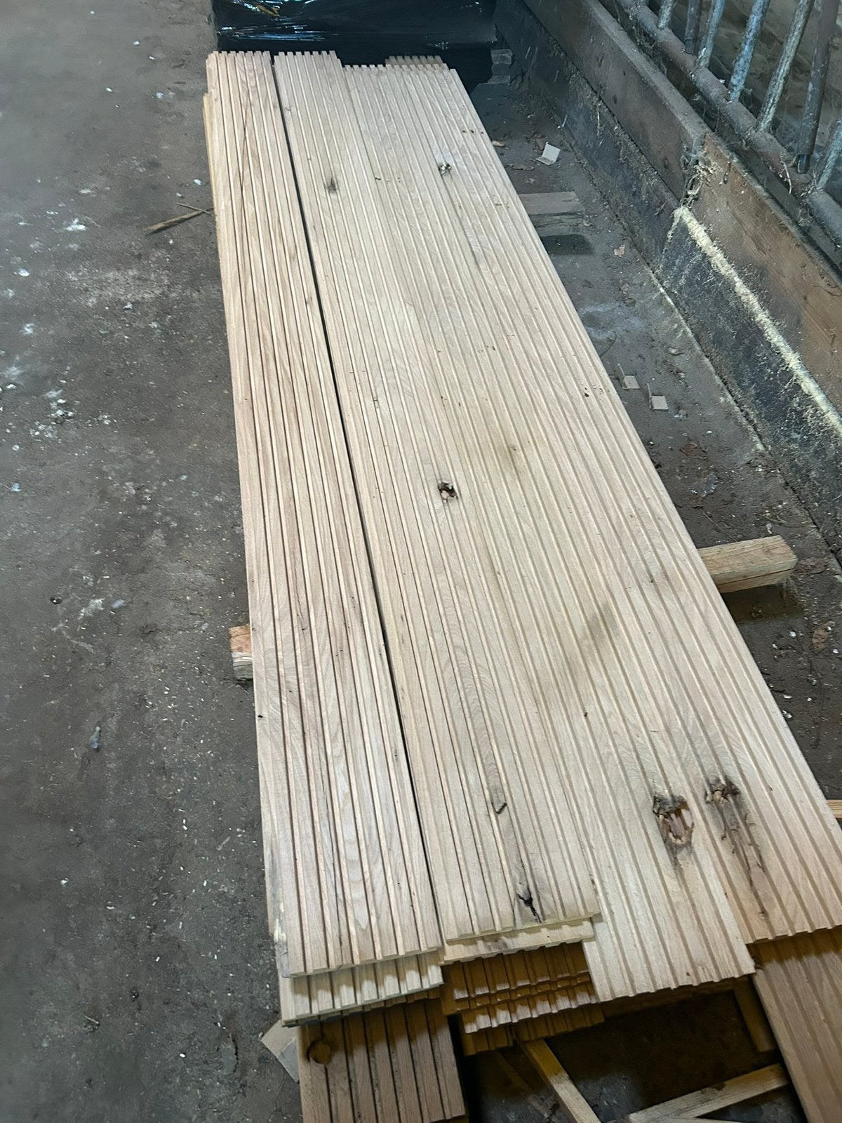 Eiken planken te koop. B keus. Meerdere partijen, Tuin en Terras, Palen, Balken en Planken, Ophalen of Verzenden, Nieuw, 250 cm of meer