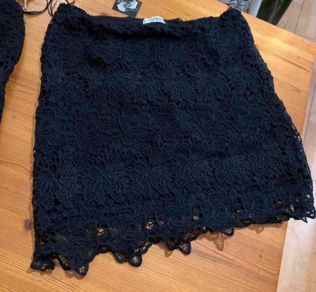 2 rokjes, Kanten bovenlaag , mooie voering , XL en M , nieuw, Zwart, Maat 46/48 (XL) of groter, Ophalen of Verzenden, Zo goed als nieuw