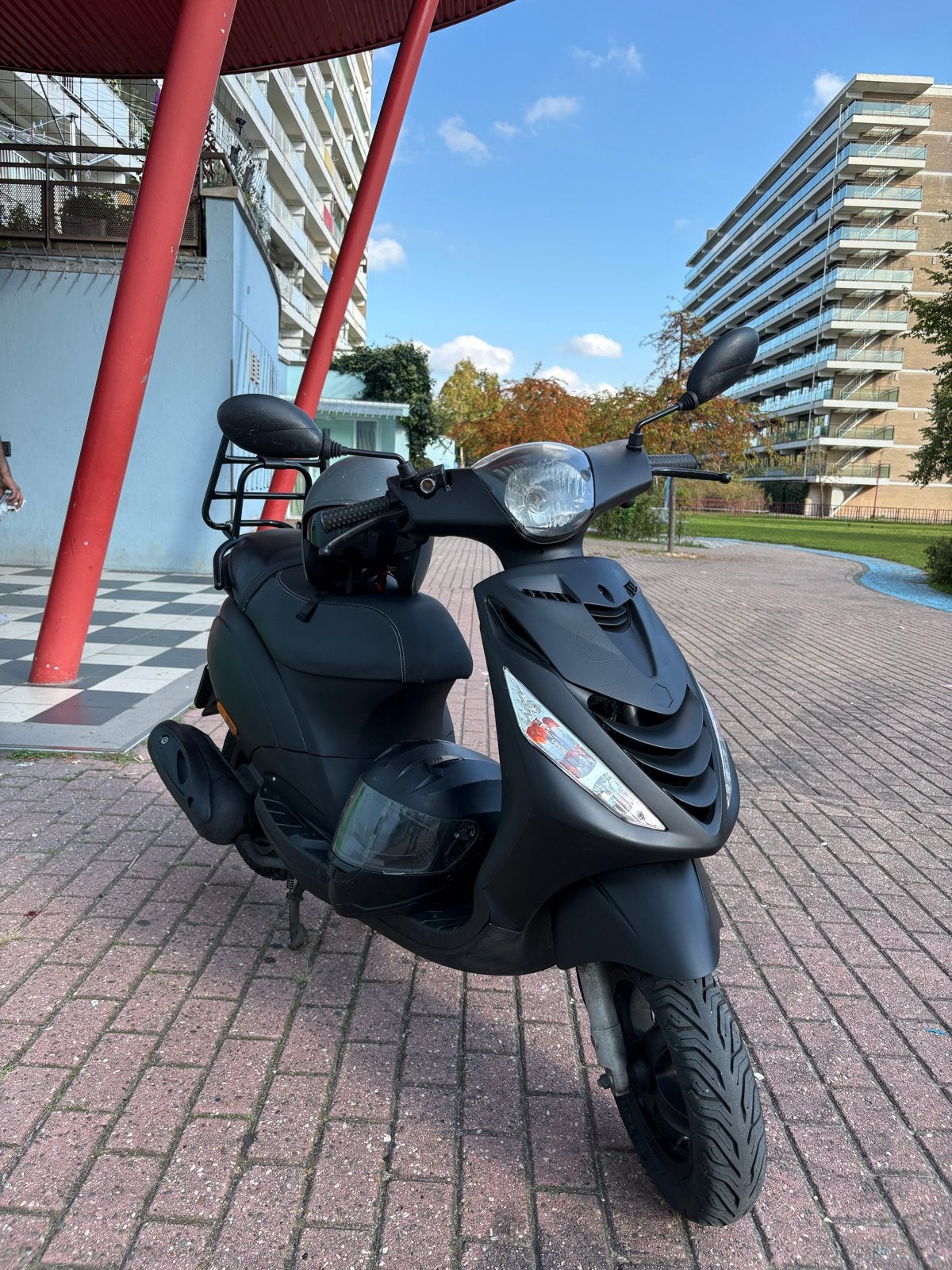 Piaggio Zip Scooter - Mat Zwart, Goede Staat, Fietsen en Brommers, Ophalen, Gebruikt, Maximaal 45 km/u, Zip