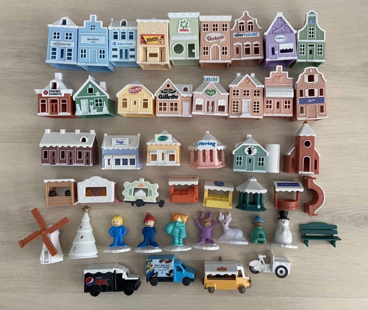 AH Kerst Winterdorp Mini's Compleet | Kerstdorp Albert Heijn, Verzamelen, Supermarktacties, Albert Heijn, Ophalen of Verzenden