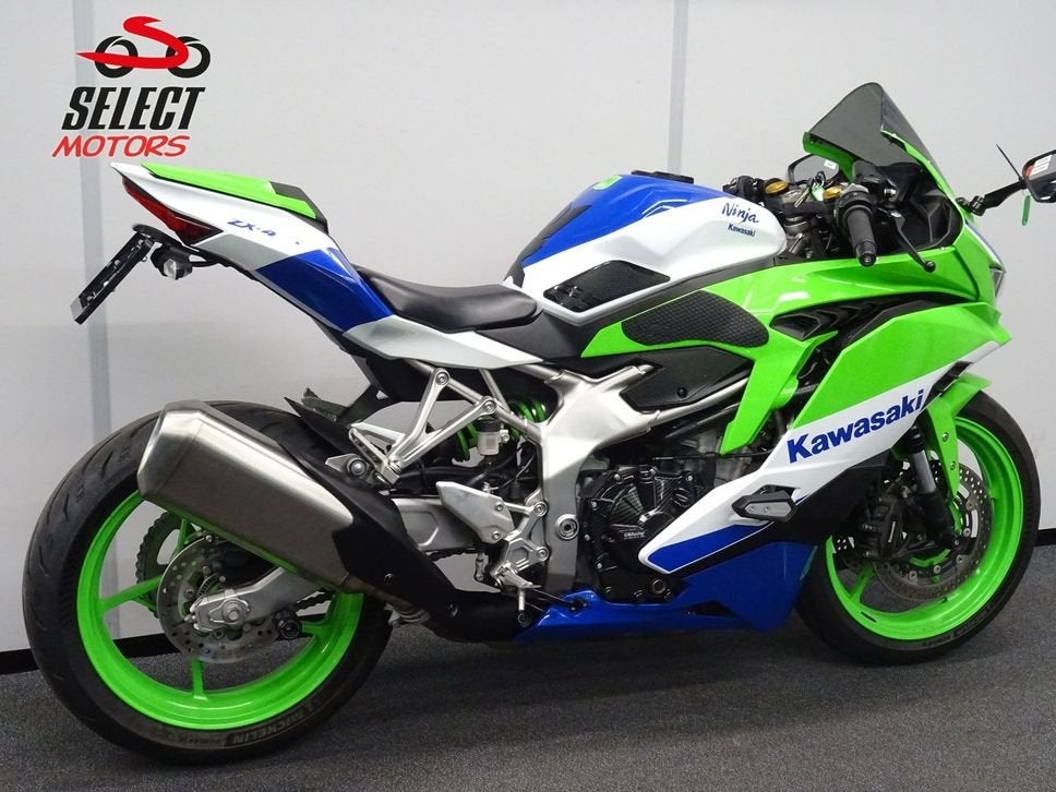 SNELLE KAWASAKI NINJA ZX-4RR 40TH ANNIVERSARY EDITION (2024), 4 cilinders, Motorrijbewijs A, Onbekend, 399 cc