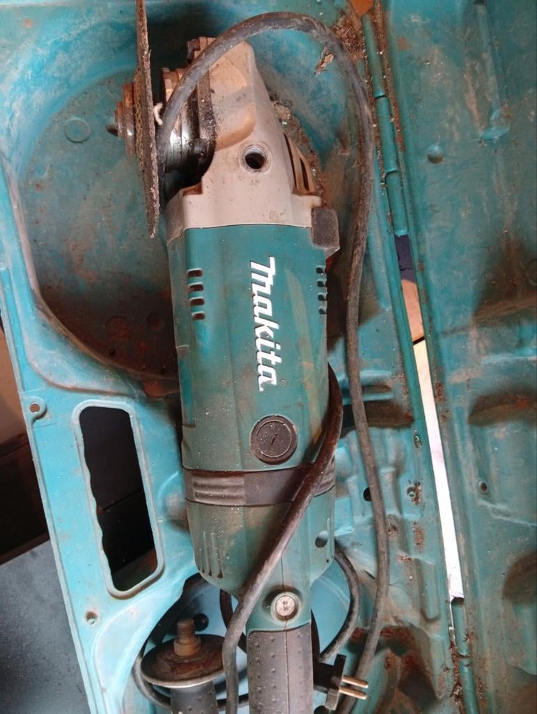 Makita Grote Haakse slijper., Ophalen of Verzenden, 1000 watt of meer, Haakse handslijpmachine
