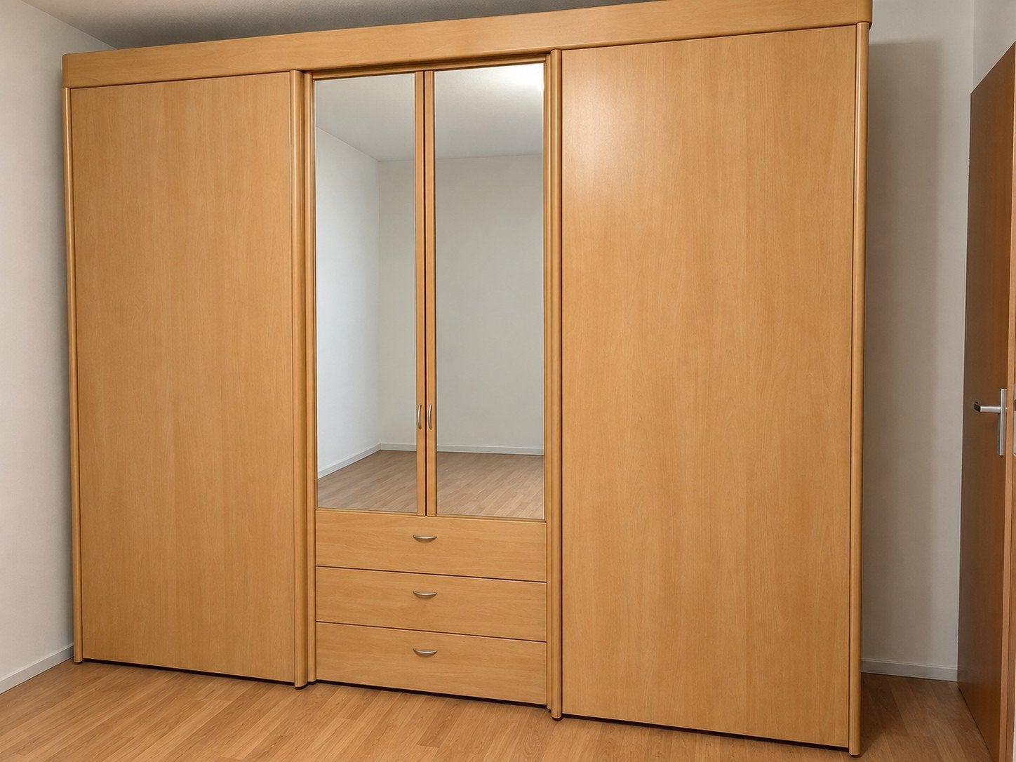 Grote kledingkast met schuifdeuren en spiegel, Ophalen, Gebruikt, 200 cm of meer, Met lade(s)