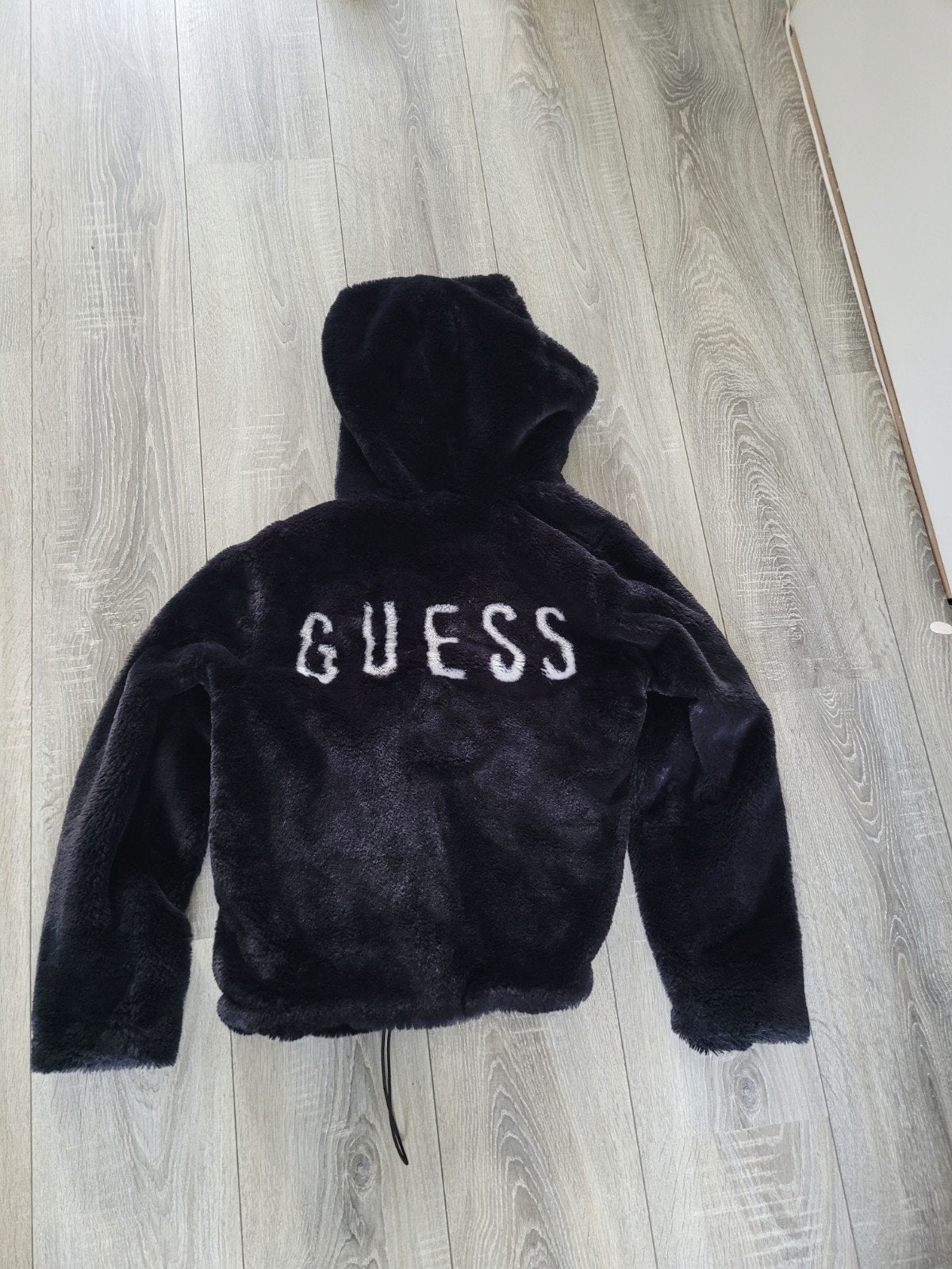 Guess Faux Fur Jas - Zo goed als nieuw - Kleur zwart - Maat, Guess, Zwart, Ophalen of Verzenden, Zo goed als nieuw