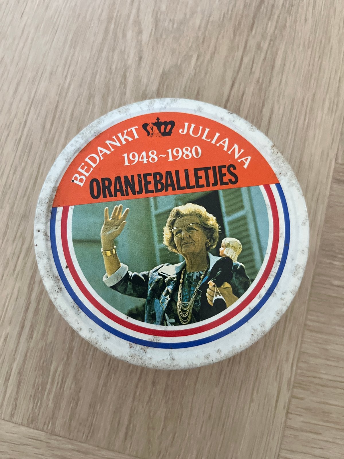 Vintage blik Juliana Oranjeballetjes 1948-1980, Verzamelen, Koninklijk Huis en Royalty, Ophalen of Verzenden, Gebruikt, Nederland