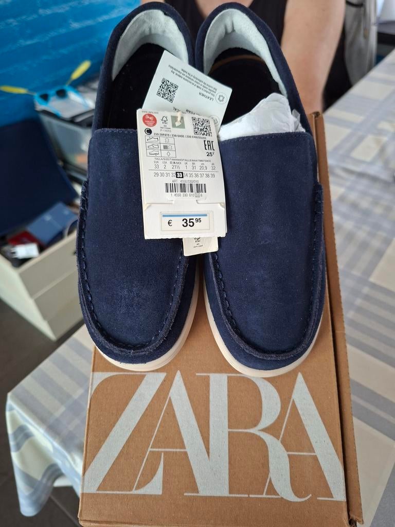 Nieuwe Zara Loafers - Donkerblauw Suede - Maat 33, Ophalen of Verzenden, Nieuw