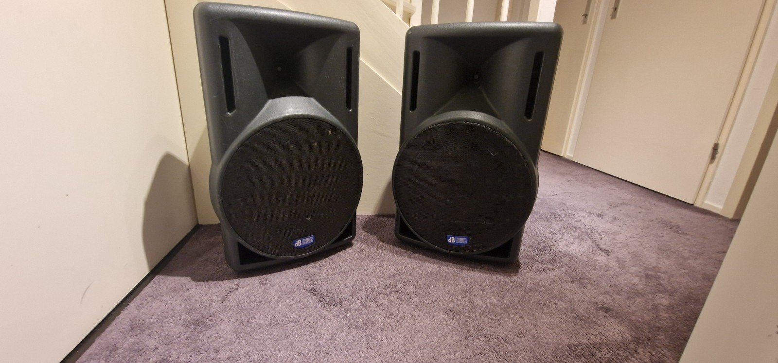 DB Technologies Opera BI-AMP actieve speakerset 2x 300 watt, Gebruikt, Party speaker, Geschikt voor surround/home cinema, Ophalen