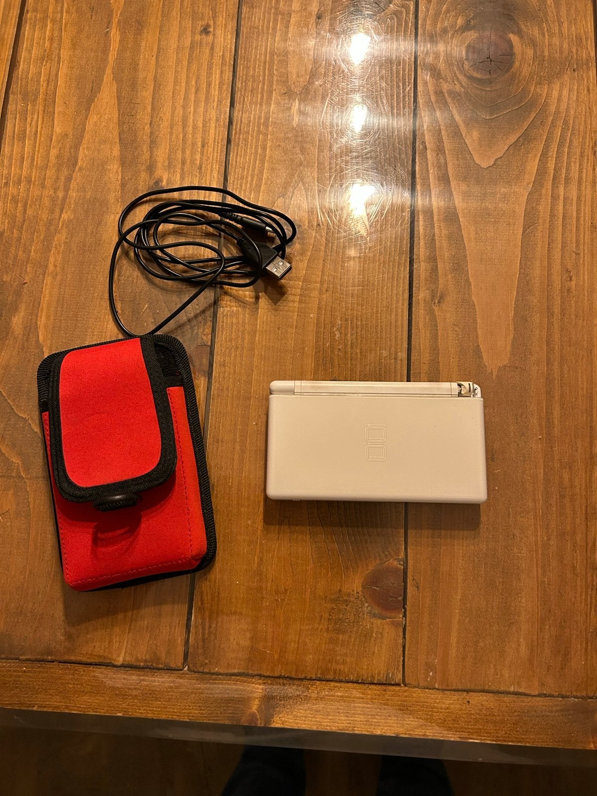 Nintendo DS Lite wit met hoesje en oplader, Spelcomputers en Games, Gebruikt, Wit, Ophalen of Verzenden, Met beschermhoes of tas