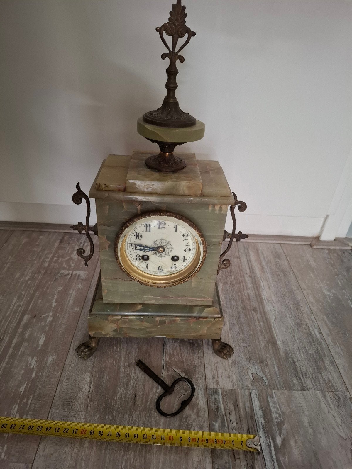 Antieke Onyx Schouwklok met Sleutel, Ophalen of Verzenden