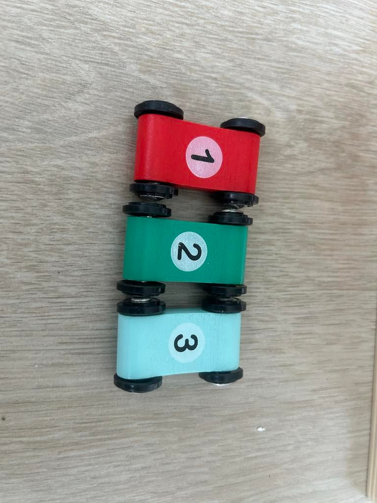 Houten autobaan met 3 raceauto's, Kinderen en Baby's, Speelgoed | Houten speelgoed, Ophalen, Zo goed als nieuw, Rij- of Hobbelspeelgoed