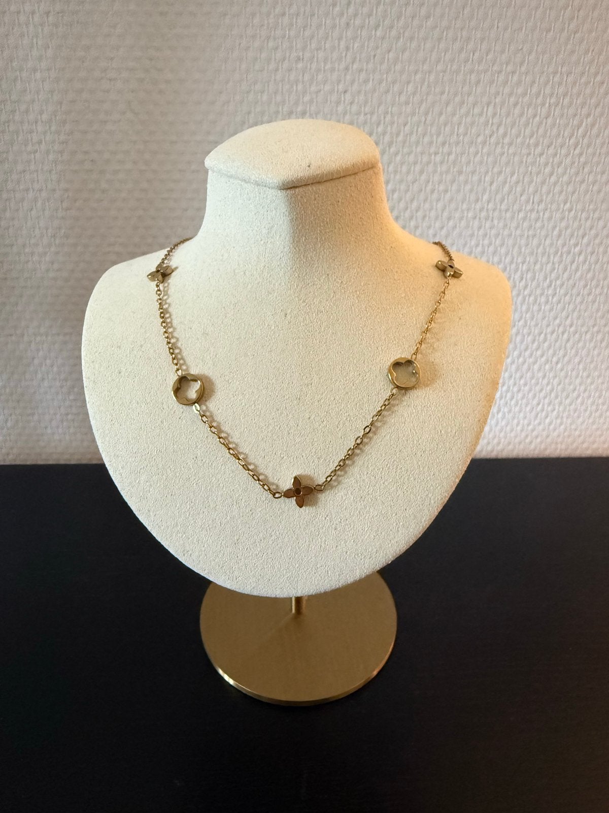 Gouden ketting met klaver en cirkel hangers, Verzenden, Nieuw, Goud, Overige materialen