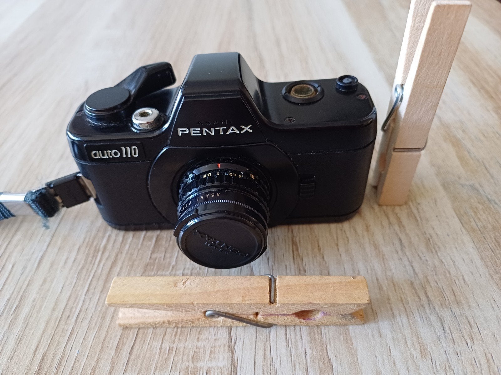 Pentax Auto 110 - Kleinste spiegelreflexcamera ter wereld, Ophalen
