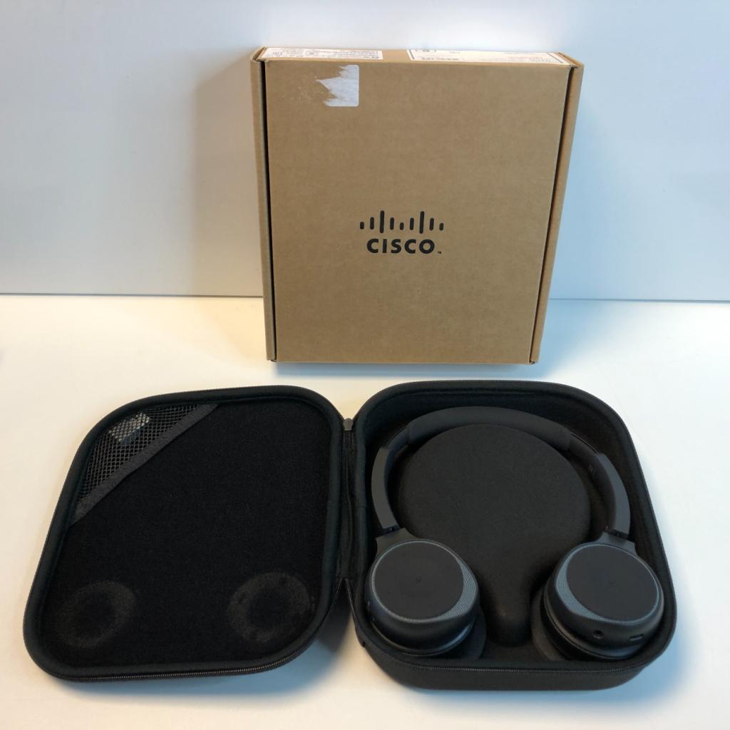 Cisco Headset 730 Wireless Dual On-Ear Bluetooth Headset, Cisco, Nieuw, Support@cisco.com, 170 West Tasman Dr.
San Jose, CA 95134
USA