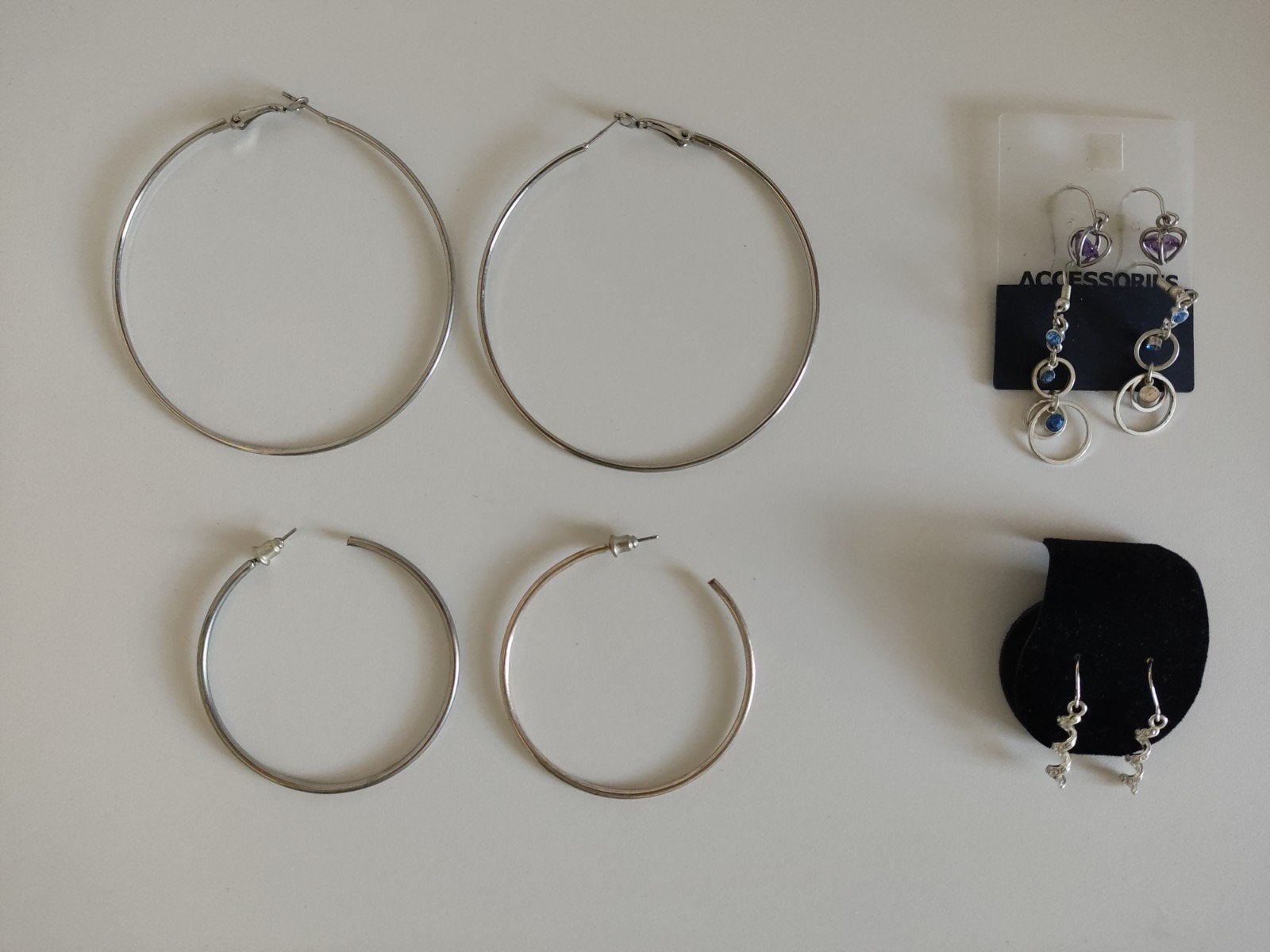 5 paar oorbellen, zilverkleurig, Hangers, Ophalen of Verzenden, Zo goed als nieuw, Zilver