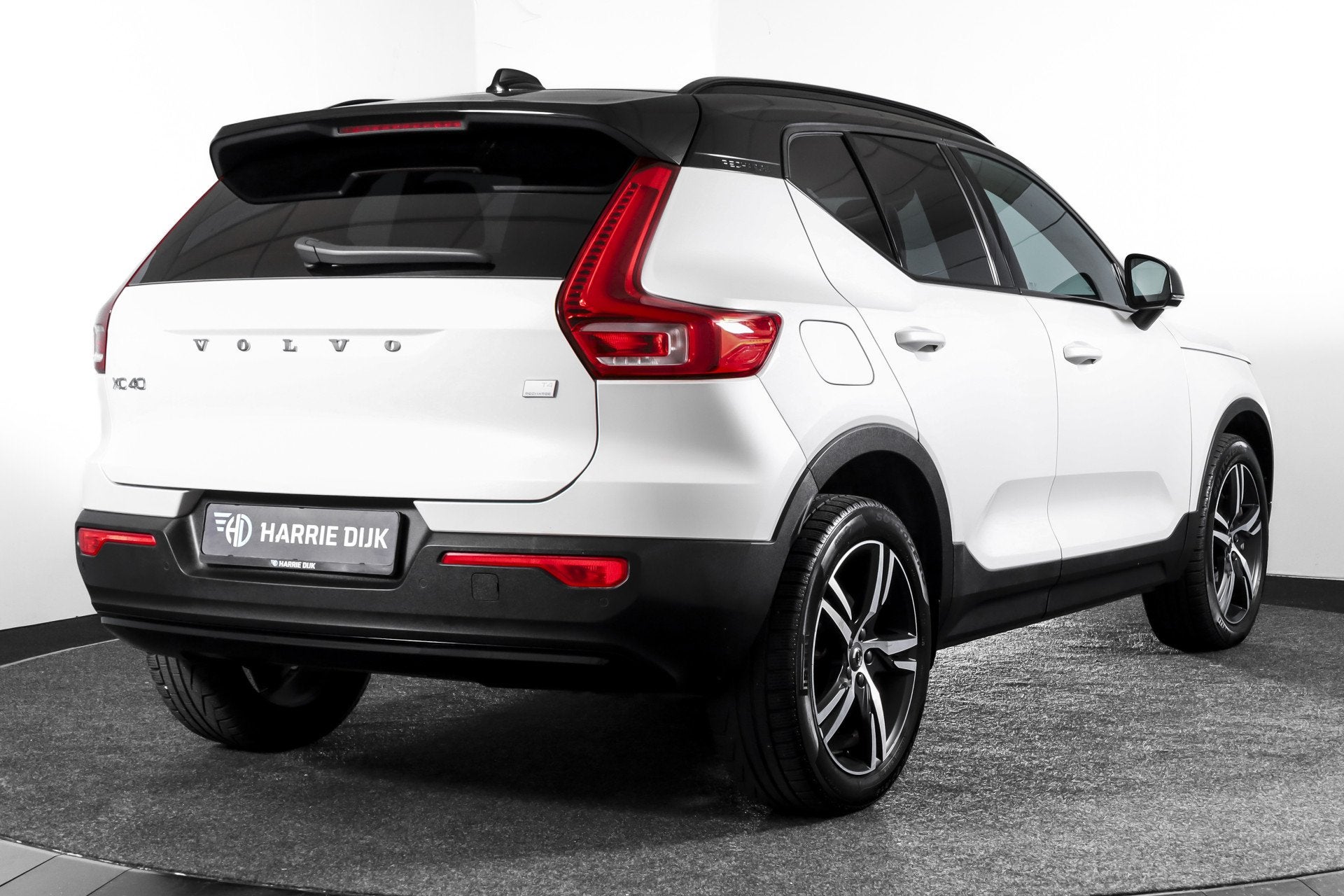 Volvo XC40 1.5 T4 Recharge R-Design Expression | Dig. Cockpi, Auto's, Euro 6, Wit, Plug-in hybride, Bedrijf