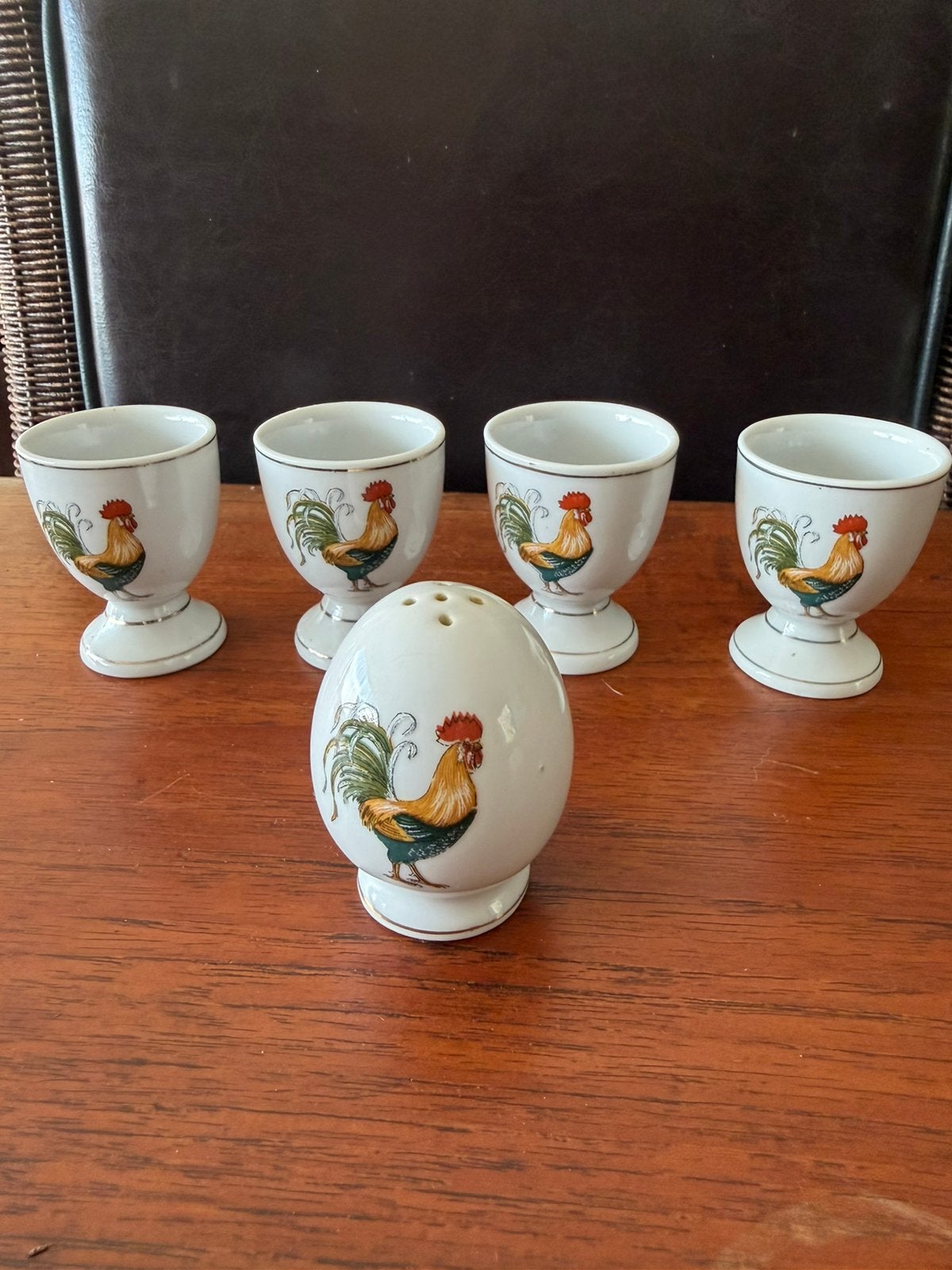 Prachtige Vintage Franse Eierset 4 Eierdopjes + Zoutstrooier, Ophalen of Verzenden