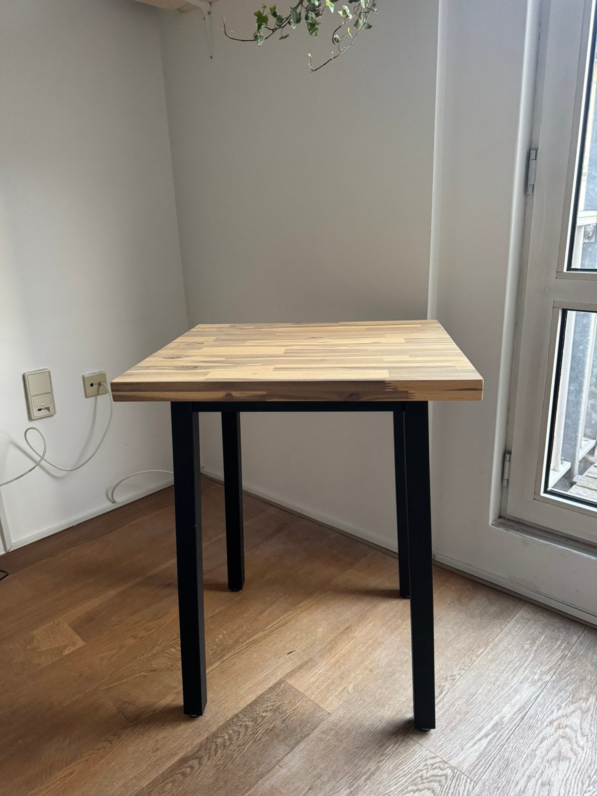 Small table, Ophalen, Zo goed als nieuw, Rond, 50 tot 100 cm