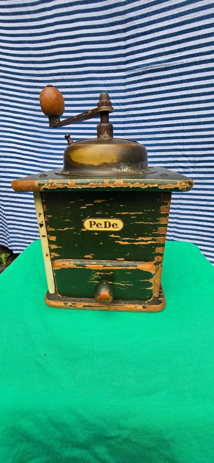 Antieke Pe.De. koffiemolen - Groen houten handmolen, Ophalen of Verzenden