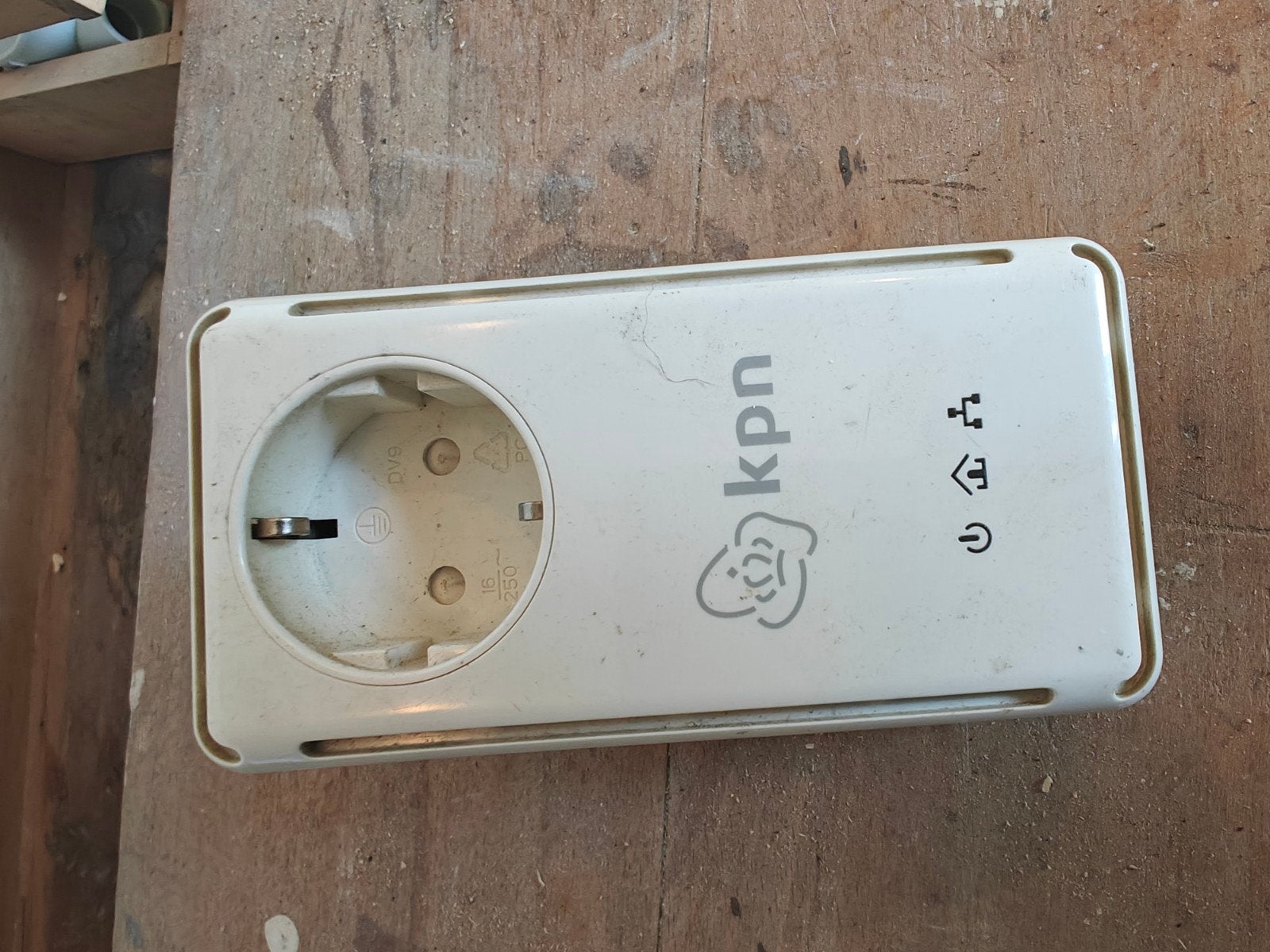 KPN Powerline Adapter MT 2360 met geïntegreerd stopcontact, Computers en Software, Netwerk switches, Ophalen of Verzenden