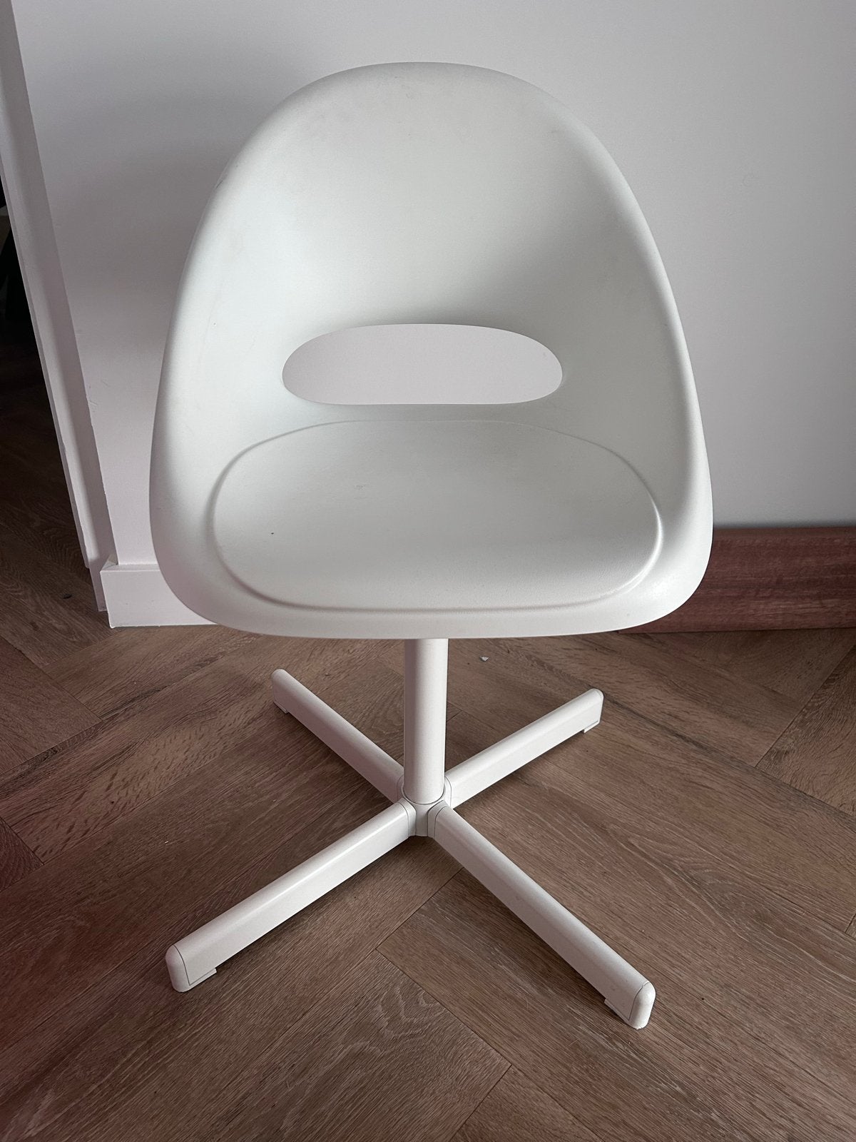 IKEA Loberget Stoel - Wit, Gebruikt maar in zeer goede staat, Huis en Inrichting, Ophalen, Kunststof, Gebruikt, Wit