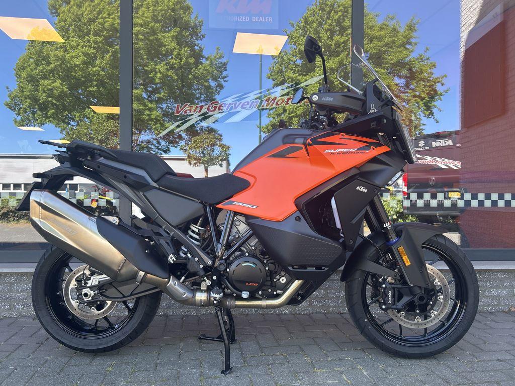 KTM 1390 SUPER ADVENTURE S 2026, Bedrijf, Naked bike