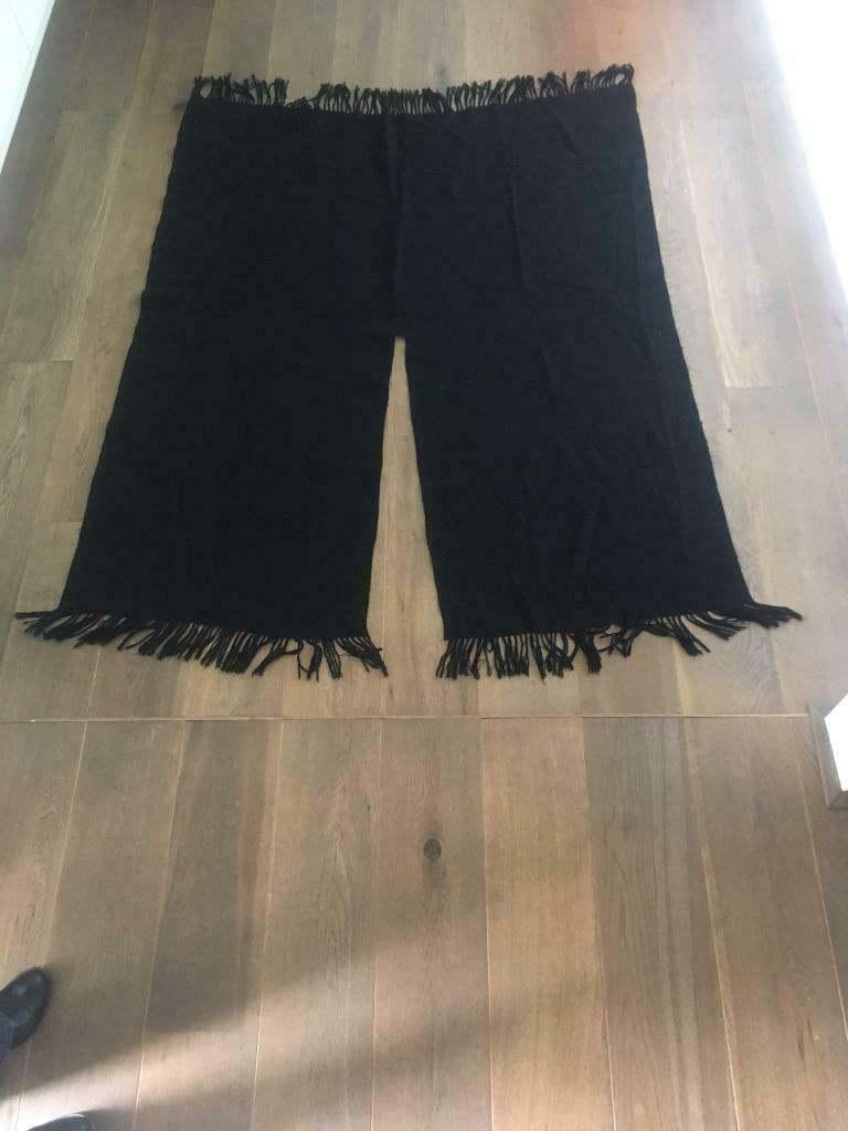 Mooie Grote Zwarte Poncho te koop. Nieuw!, Ophalen of Verzenden, Zo goed als nieuw, Maat 46/48 (XL) of groter, Sjaal