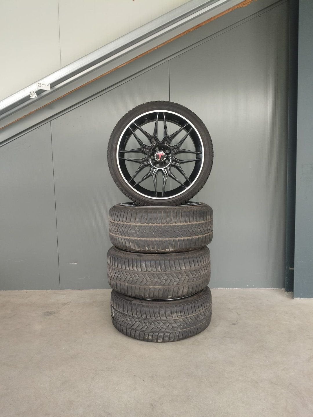 21" Tesla Model Y Winterbanden Pirelli, Auto-onderdelen, Banden en Velgen, Ophalen, Gebruikt, 255 mm, -