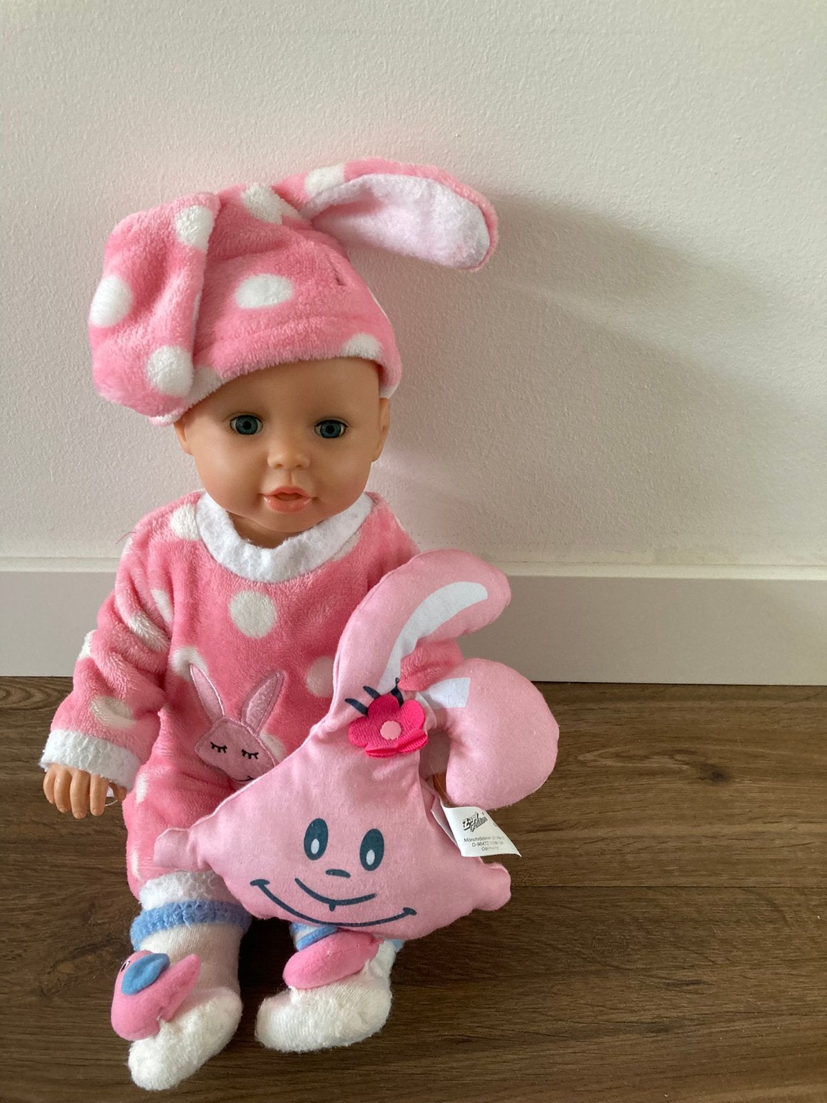 Prachtige pop 43 cm kan praten, lachen en lopen!, Ophalen of Verzenden, Zo goed als nieuw, Babypop