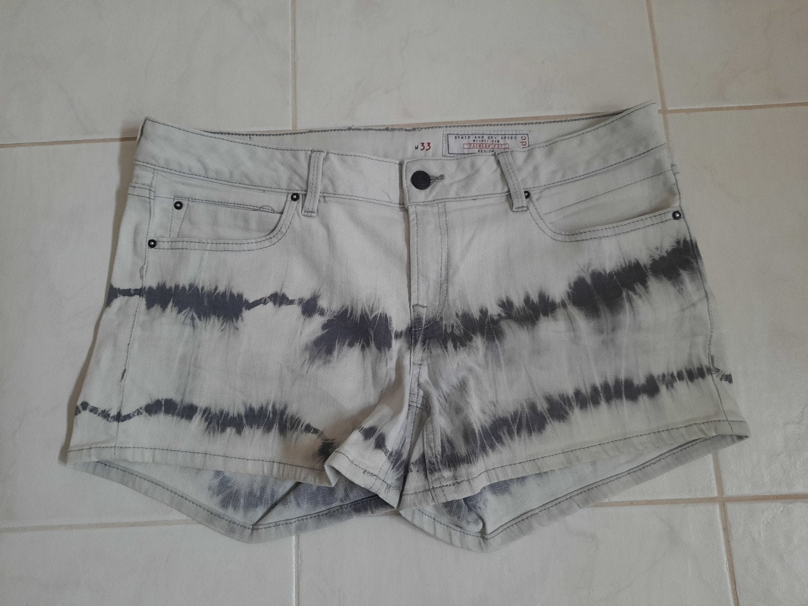 Dames kortebroek, in grijs/donkergrijs, merk EDC, maat W33, Kleding | Dames, Ophalen of Verzenden