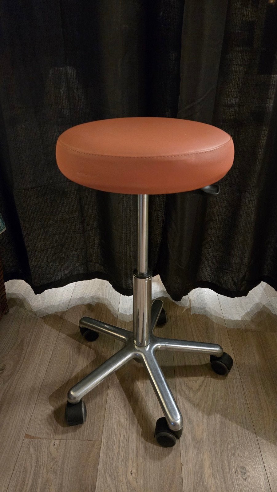 Verrijdbare verstelbare kruk met wieltjes, Ophalen, Gebruikt, Overige kleuren, Modern, Ergonomisch