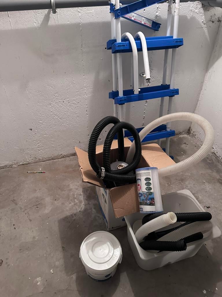 Zwembad pomp en trap, Tuin en Terras, Zwembad-toebehoren, Ophalen, Gebruikt