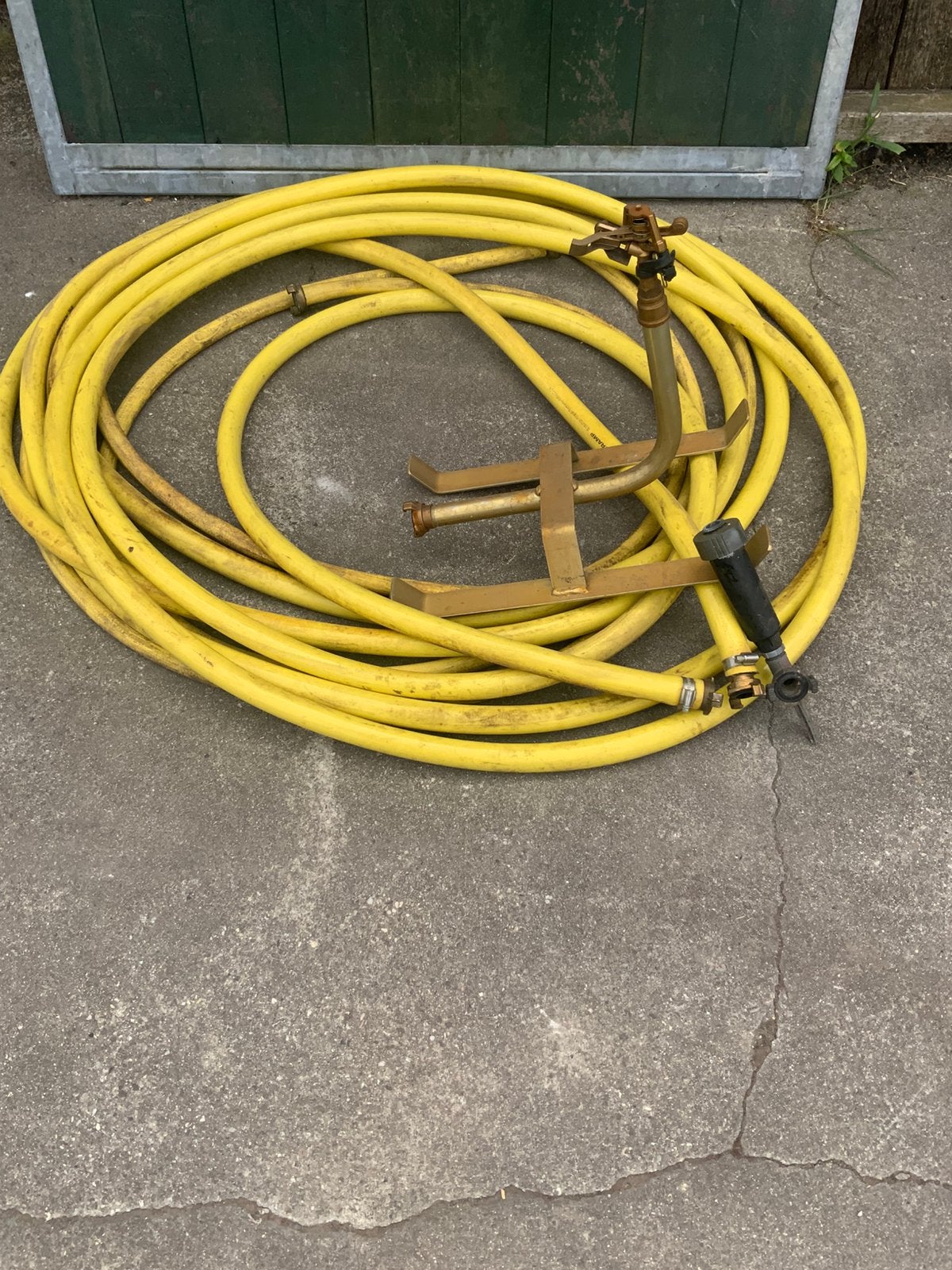 Ca 31 meter slang GK koppelingen + 2 sproeiers, Tuin en Terras, Tuinslangen, Ophalen, Zo goed als nieuw