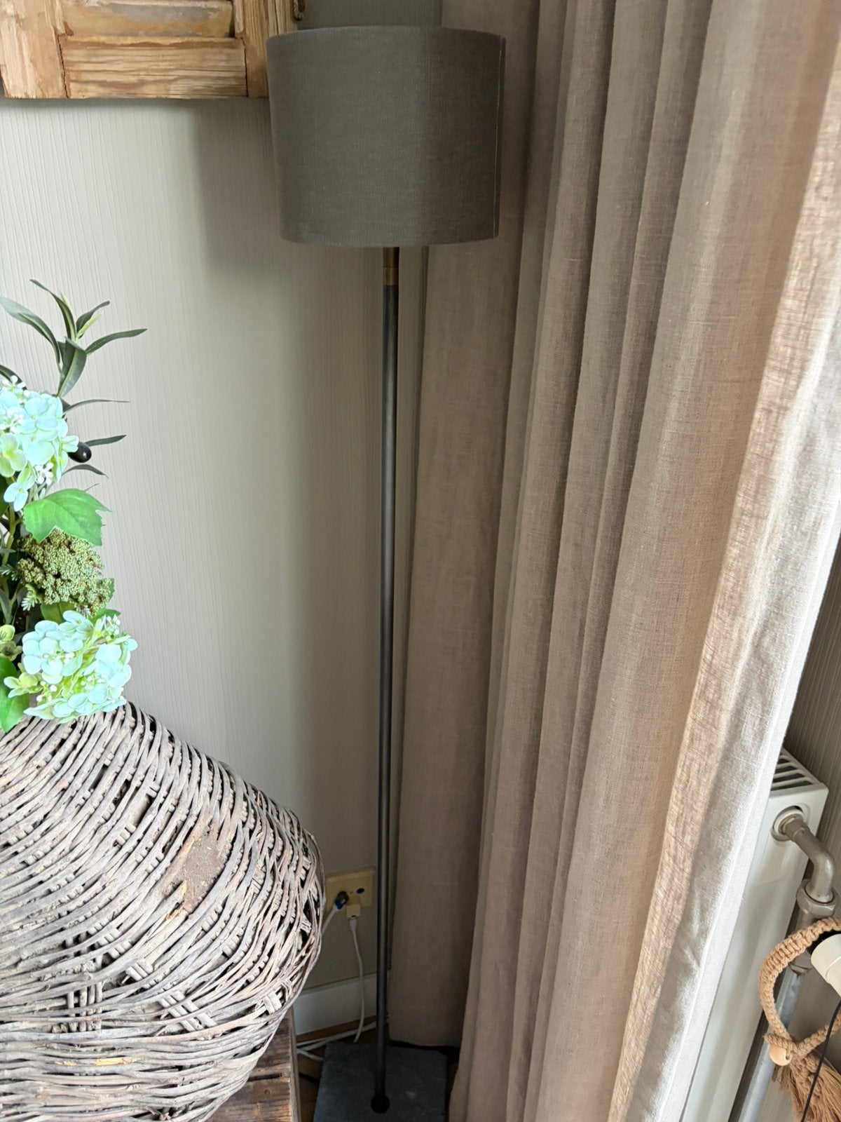 Vloerlamp landelijk en sobere style, Ophalen of Verzenden, Zo goed als nieuw