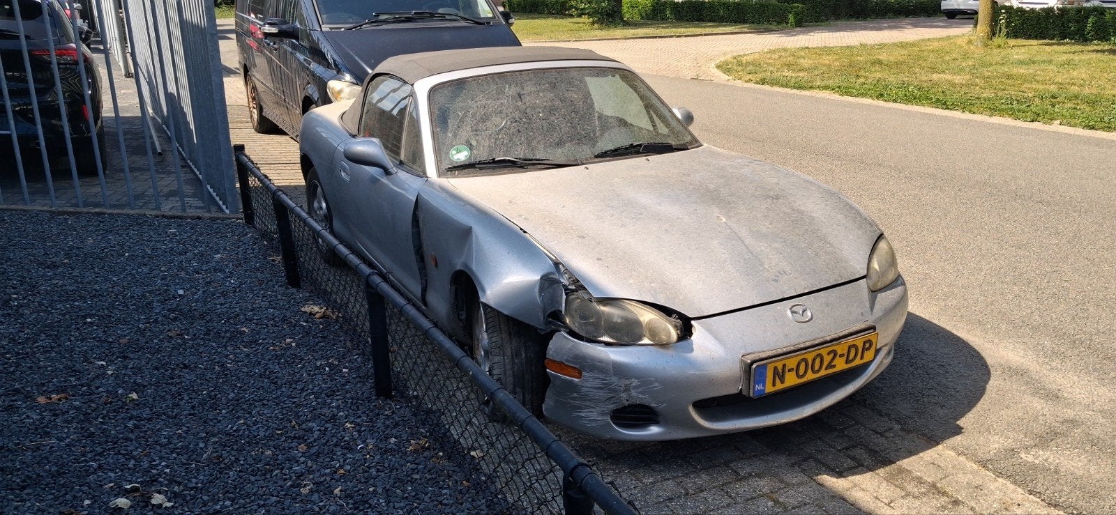 Mazda 2001 Grijs, Auto's, Mazda, Particulier, MX-5, ABS, Airbags, Alarm, Elektrische buitenspiegels, Elektrische ramen, Lichtmetalen velgen