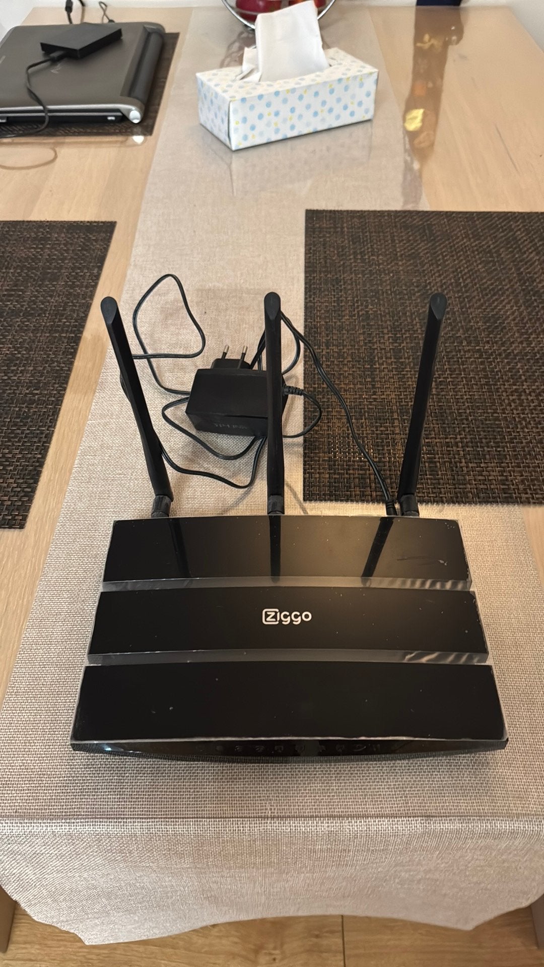 Ziggo Router met modem - Zo goed als nieuw, Computers en Software, Routers en Modems, Gebruikt, Router met modem, Ophalen of Verzenden
