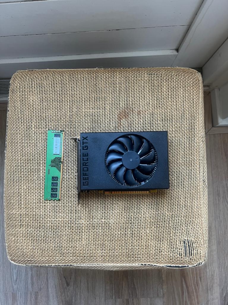 GTX 1650 SUPER 4gb en 8gb ddr4 ram stick, Computers en Software, Videokaarten, Ophalen, PCI-Express 3, GDDR6, Zo goed als nieuw