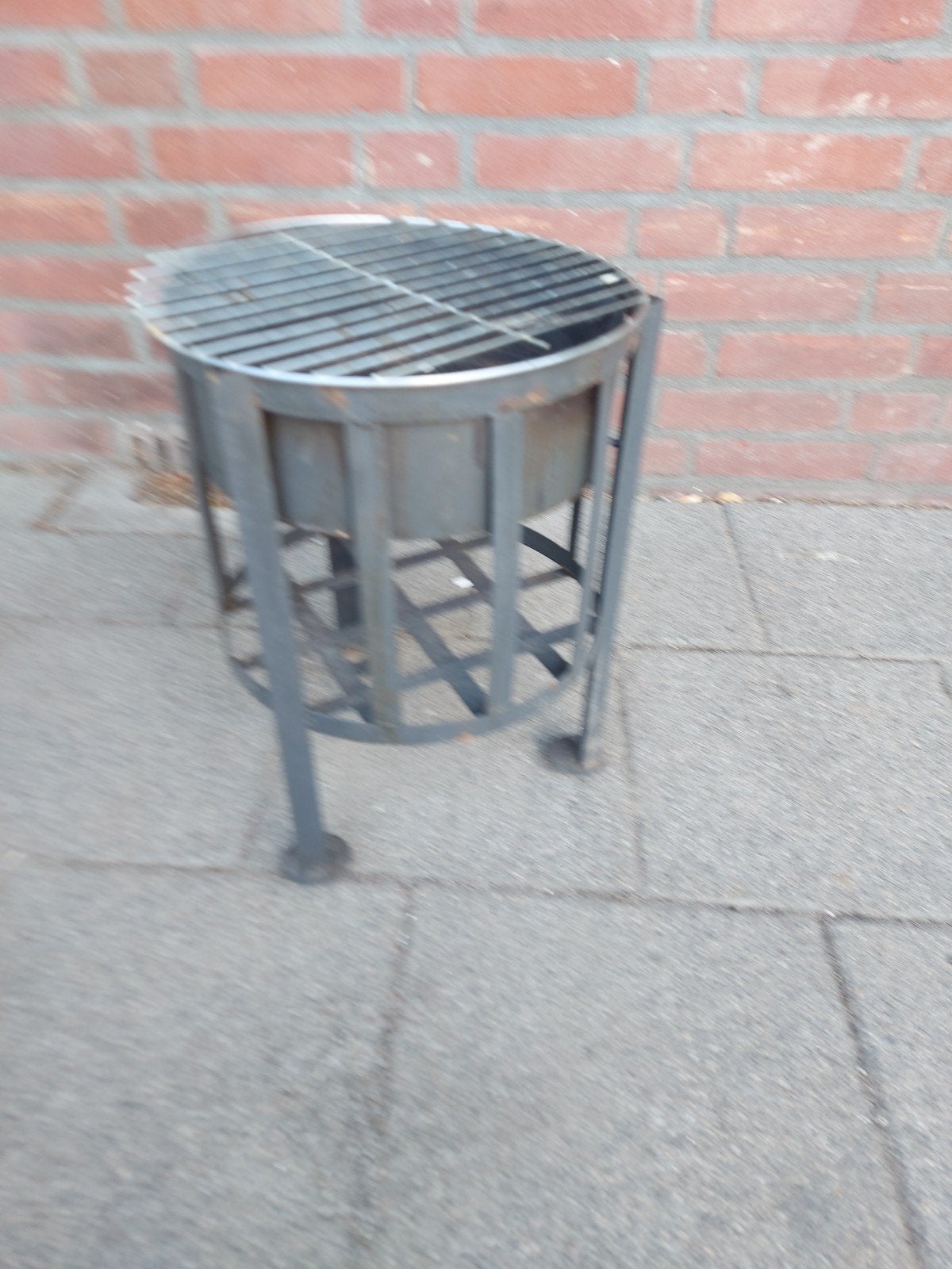 Vuurkorf met grillrooster, Ophalen of Verzenden