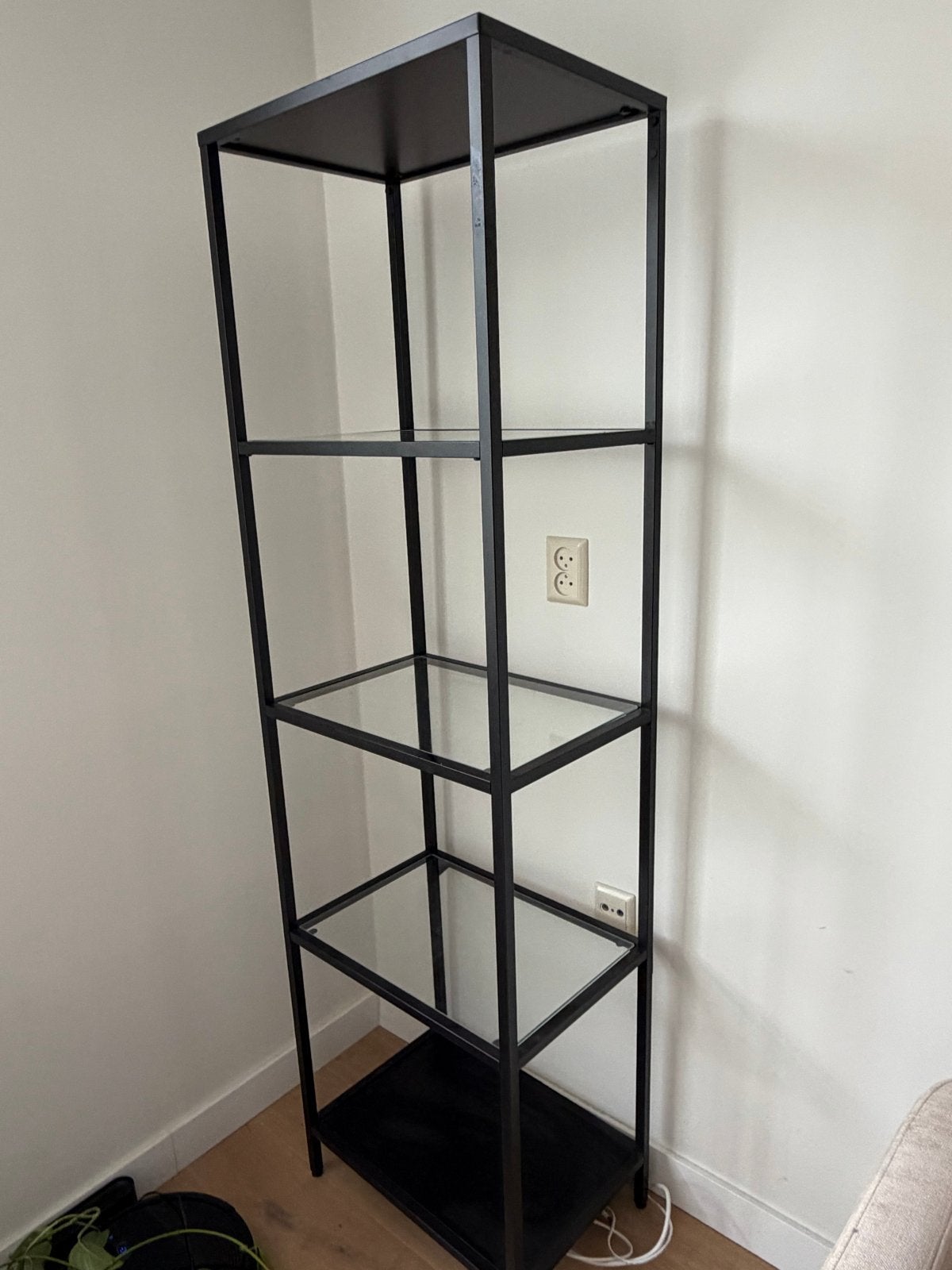 Ikea Vittsjö Zwart metalen rek met glazen planken, Ophalen, Met plank(en), Minder dan 50 cm, 150 tot 200 cm