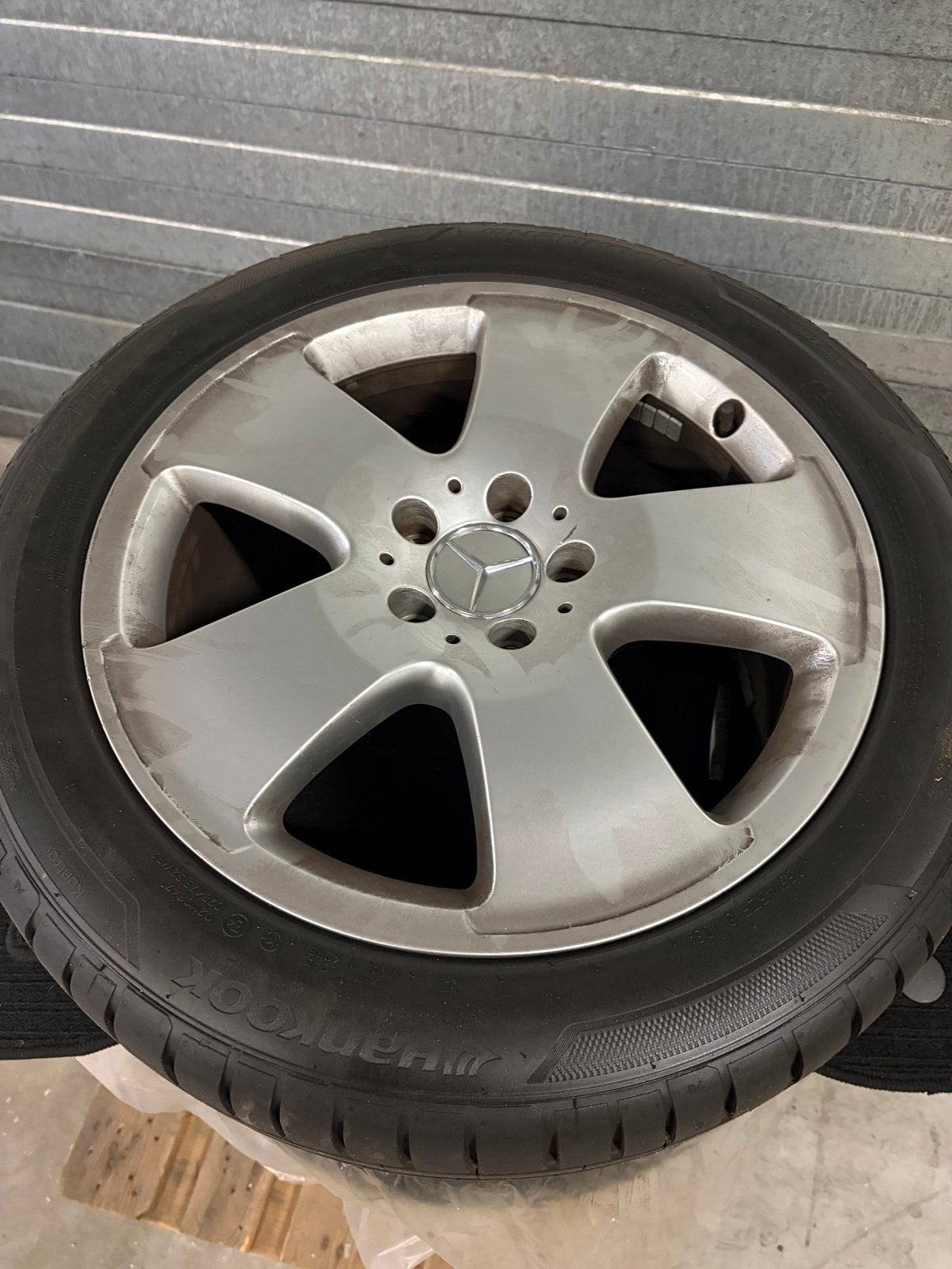 Mercedes Velgen met Hankook Zomerbanden - 225/45 R18, Ophalen, 18 inch, Gebruikt, Banden en Velgen