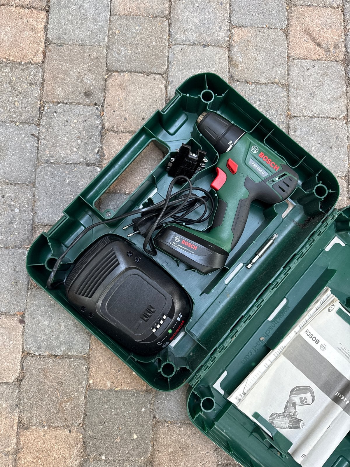 Foto 2 van Bosch Accuboormachine PSR 14,4 LI met lader (accu defect)