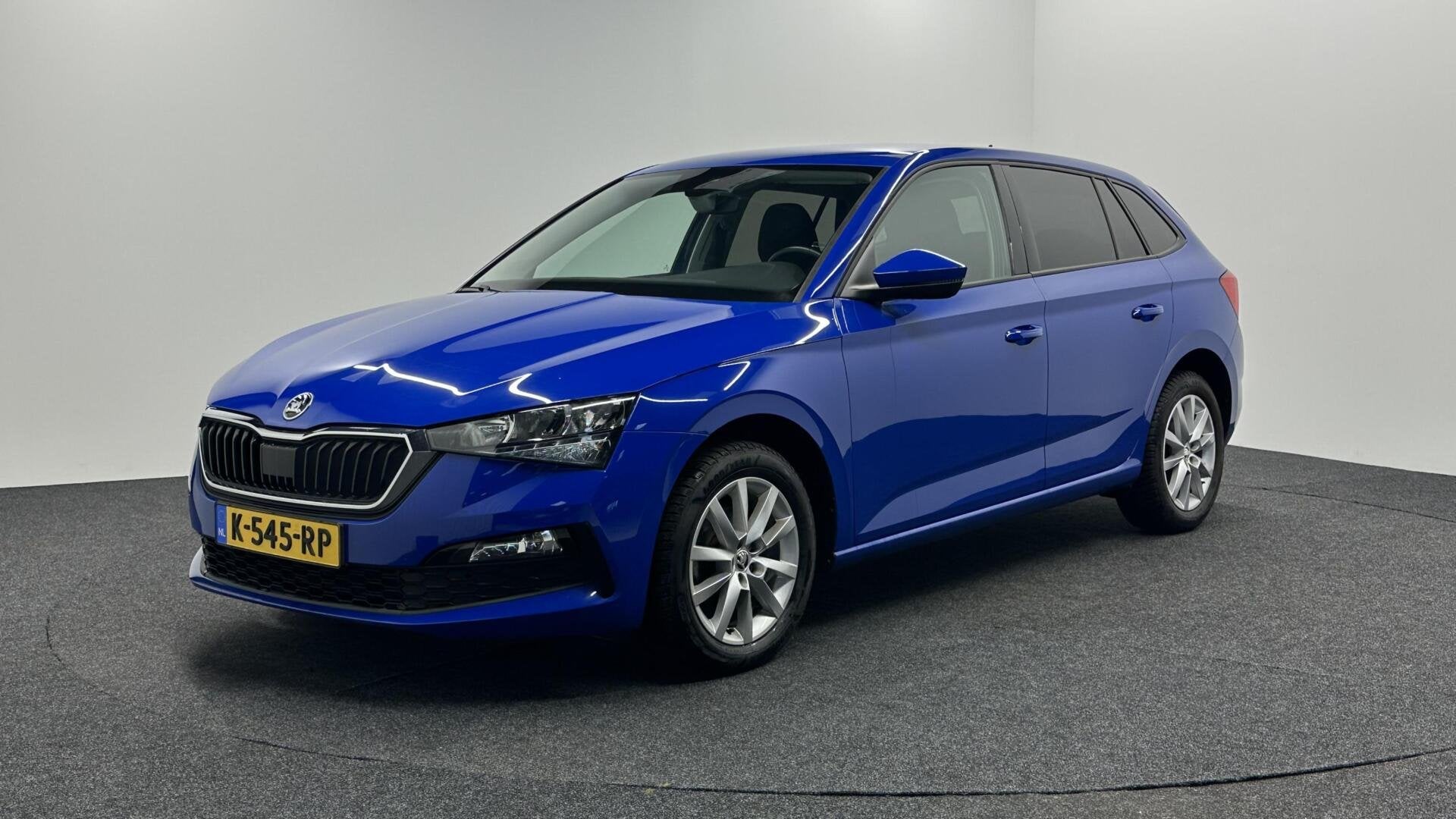 Skoda Scala 1.0 TSI Style CARPLAY ECC LM CRUISE DAB LED., Auto's, Voorwielaandrijving, Gebruikt, Met garantie (alle), Blauw