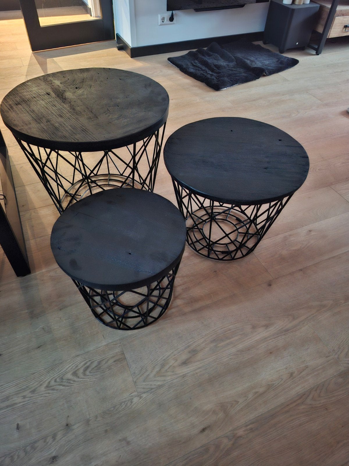 Set van 3 zwarte bijzettafels / manden, Ophalen, Zo goed als nieuw, Rond, Metaal of Aluminium