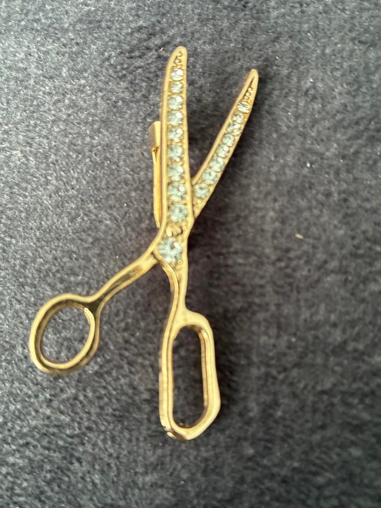 Elegante schaar broche met strass steentjes, Overige materialen, 4 tot 7 cm, Ophalen of Verzenden, Zo goed als nieuw