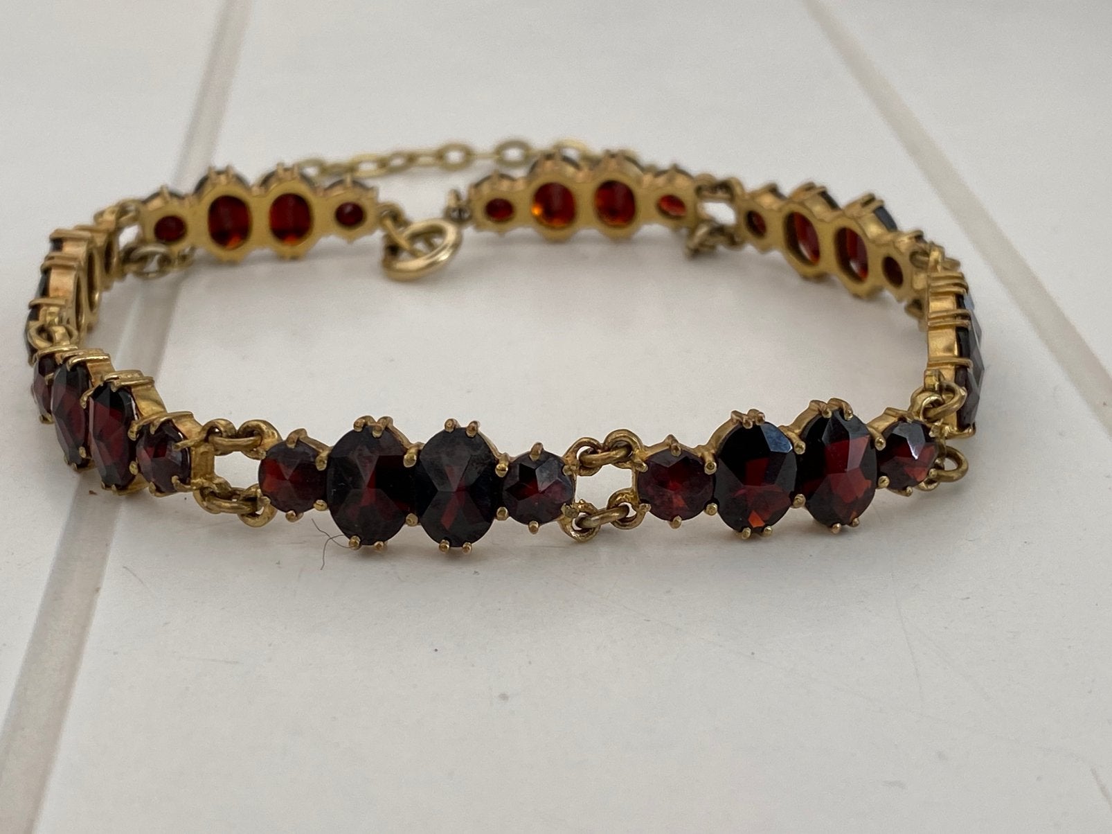 Prachtige 6 karaats gouden armband met boheemse granaten, Ophalen of Verzenden, Goud