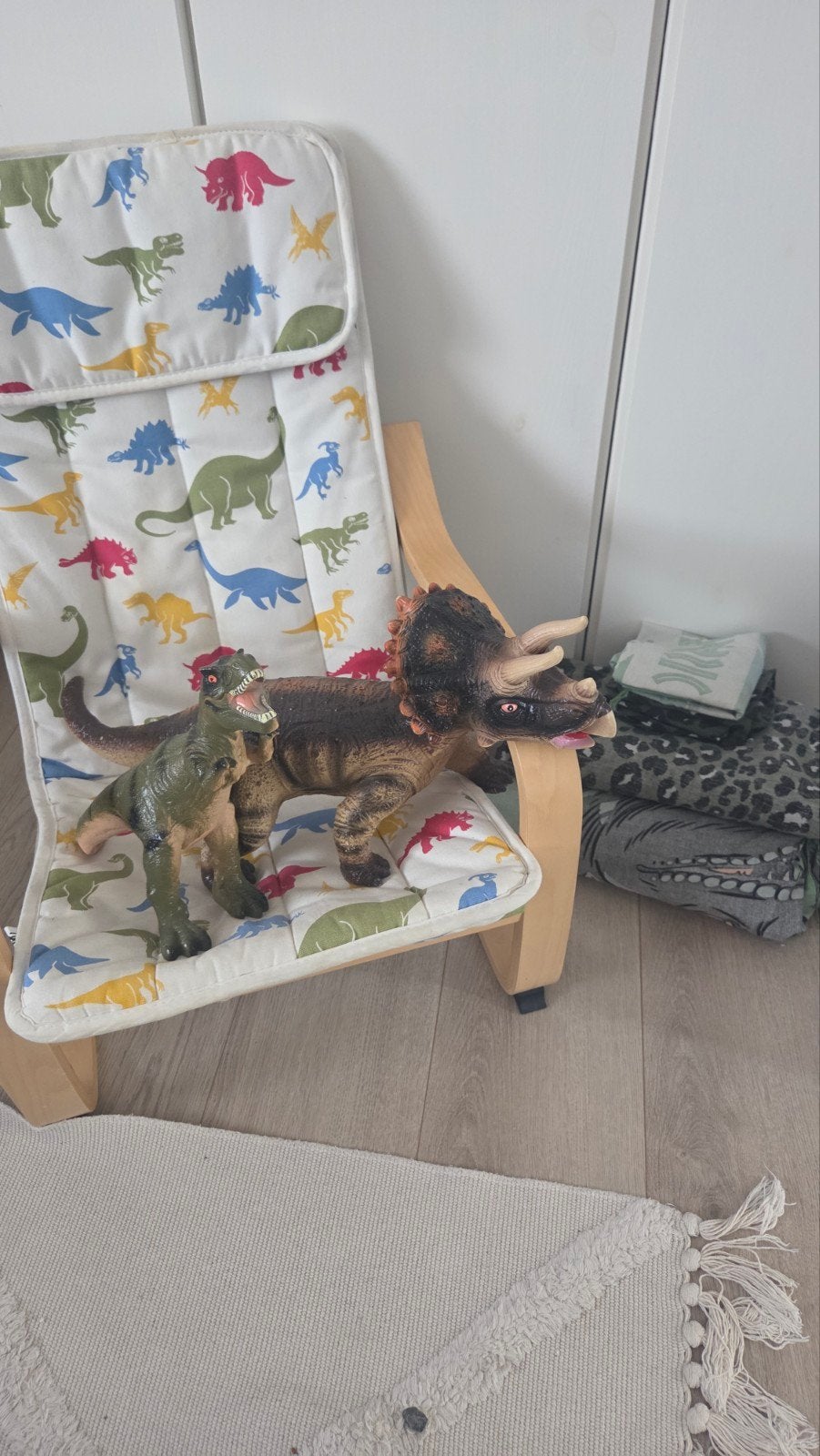 Dino kinderbeddengoed, stoel en speelgoed, Gebruikt, Jongetje of Meisje, Dekbedovertrek, Ophalen of Verzenden