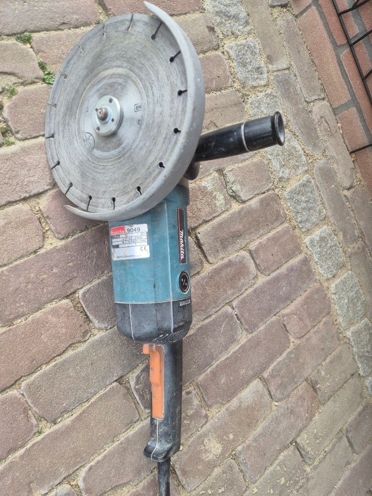 Makita haakse slijper, Ophalen, Gebruikt