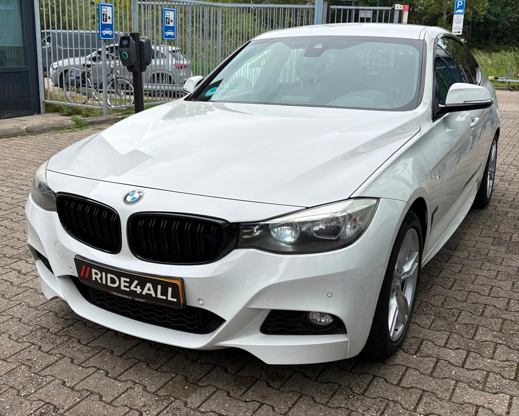 BMW 3-serie Gran Turismo 328i High Executive/M-Pakket/Stoelv, Auto's, BMW, Automaat, 745 kg, Achterwielaandrijving, Gebruikt