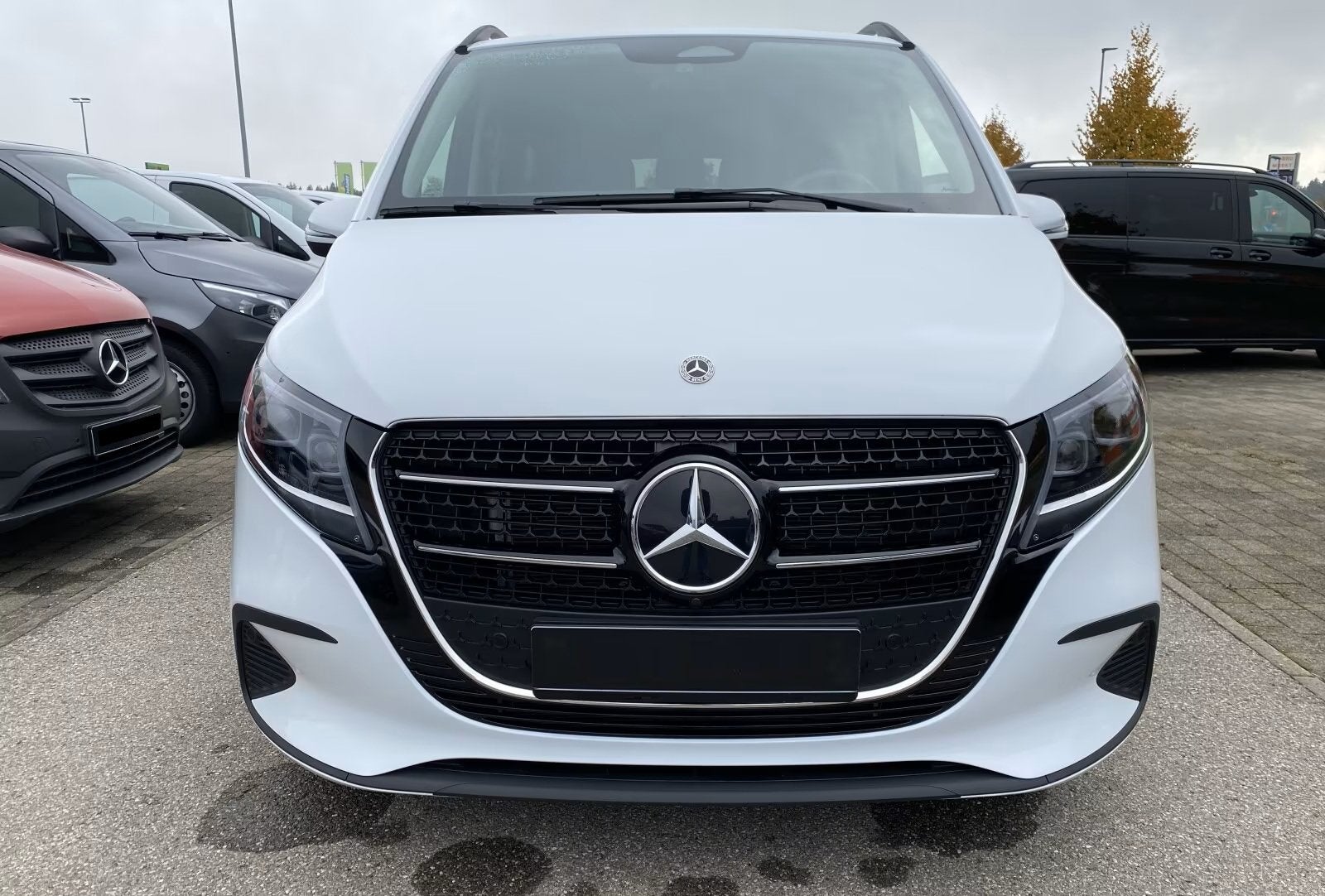 Mercedes-Benz V-Klasse 300 L2 Benzine Grijs Kenteken EL. Sch, Auto's, Bestelauto's, Automaat, Dealer onderhouden, Gebruikt, Zwart